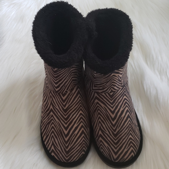 Vera Bradley Animal Print Fur Boots - Picture 3 of 7